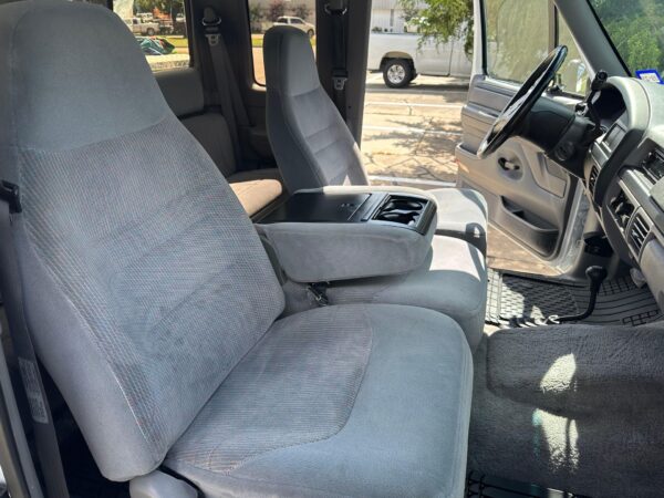 1997 Ford F-250 XLT 4x4 - Image 2