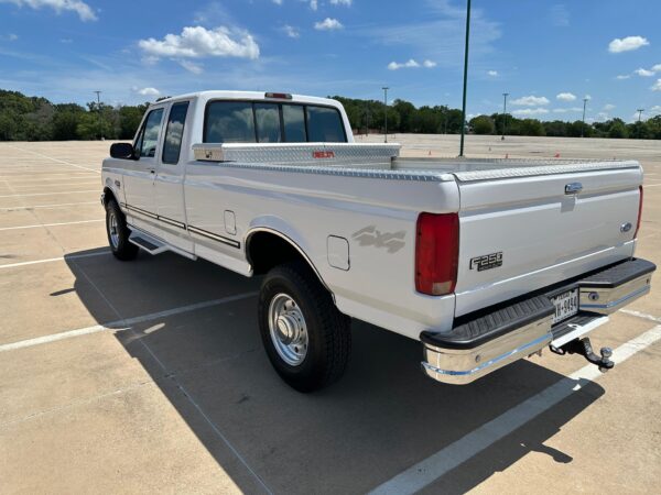 1997 Ford F-250 XLT 4x4 - Image 6