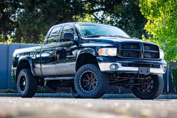 2005 Dodge Ram 2500 SLT 4x4  Watch 5.9-Liter Cummins Turbodiesel, 4WD, Some Modifications - Image 29