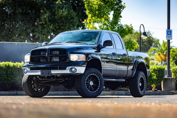 2005 Dodge Ram 2500 SLT 4x4  Watch 5.9-Liter Cummins Turbodiesel, 4WD, Some Modifications - Image 12