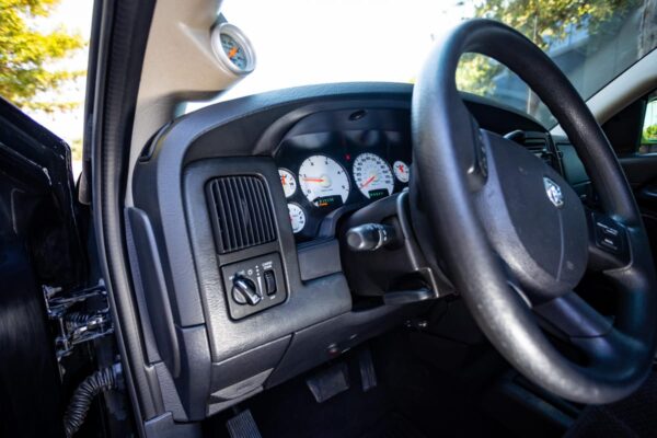 2005 Dodge Ram 2500 SLT 4x4  Watch 5.9-Liter Cummins Turbodiesel, 4WD, Some Modifications - Image 181
