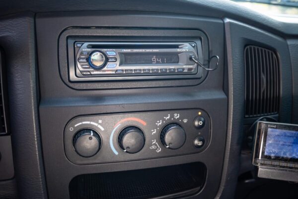 2005 Dodge Ram 2500 SLT 4x4  Watch 5.9-Liter Cummins Turbodiesel, 4WD, Some Modifications - Image 183