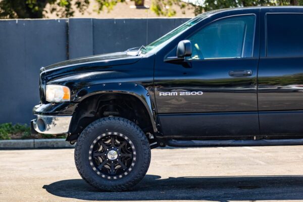 2005 Dodge Ram 2500 SLT 4x4  Watch 5.9-Liter Cummins Turbodiesel, 4WD, Some Modifications - Image 59