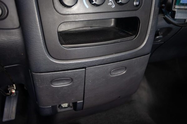 2005 Dodge Ram 2500 SLT 4x4  Watch 5.9-Liter Cummins Turbodiesel, 4WD, Some Modifications - Image 208