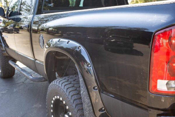 2005 Dodge Ram 2500 SLT 4x4  Watch 5.9-Liter Cummins Turbodiesel, 4WD, Some Modifications - Image 70
