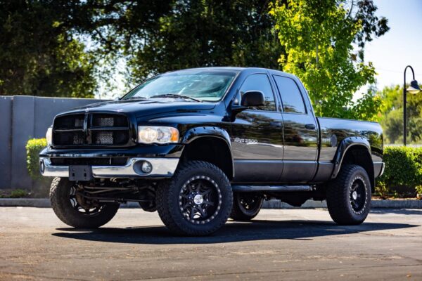 2005 Dodge Ram 2500 SLT 4x4  Watch 5.9-Liter Cummins Turbodiesel, 4WD, Some Modifications - Image 11