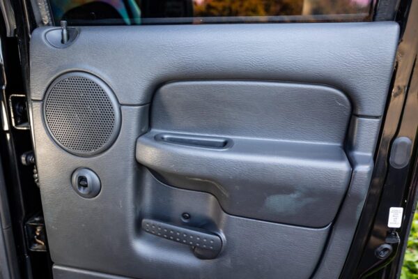 2005 Dodge Ram 2500 SLT 4x4  Watch 5.9-Liter Cummins Turbodiesel, 4WD, Some Modifications - Image 234