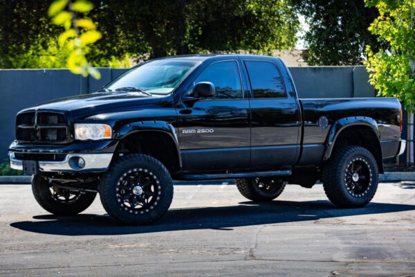 2005 Dodge Ram 2500 SLT 4x4  Watch 5.9-Liter Cummins Turbodiesel, 4WD, Some Modifications - Image 2