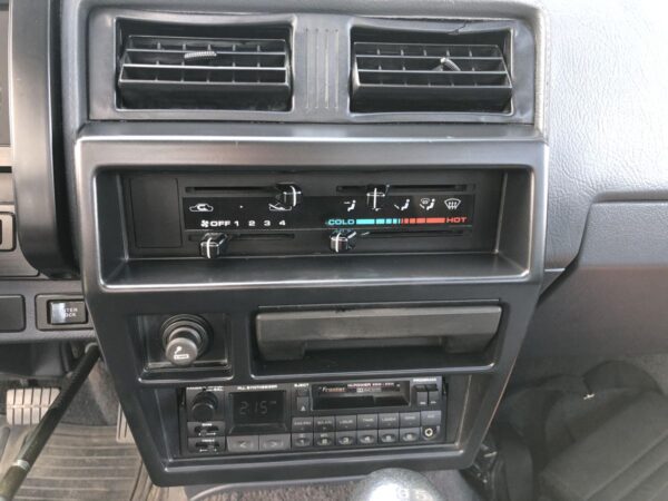 1993 Nissan Pickup 4x4 - Image 82
