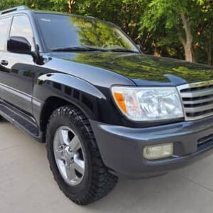 2006 Toyota Land Cruiser  Watch V8 Power, Full-Time 4WD, Locking Center Differential, Unmodified