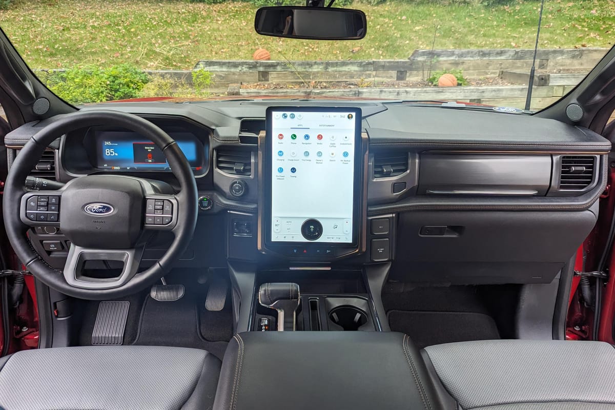 2022 Ford F-150 Lightning Lariat - Image 37