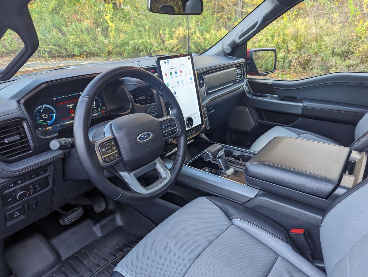 2022 Ford F-150 Lightning Lariat - Image 54