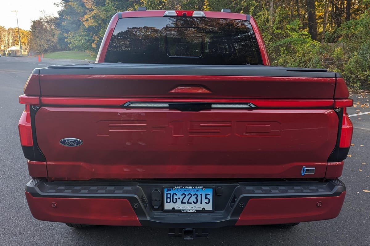 2022 Ford F-150 Lightning Lariat - Image 4