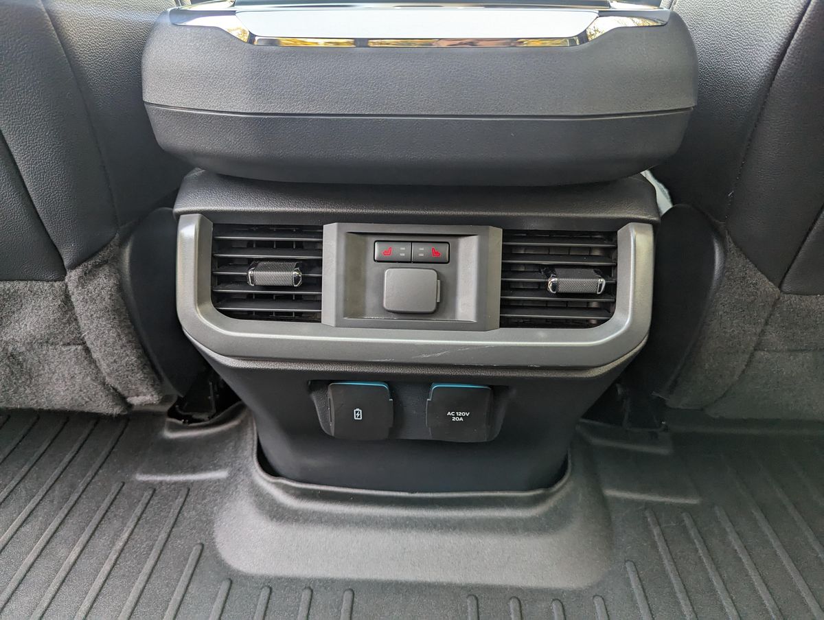 2022 Ford F-150 Lightning Lariat - Image 60