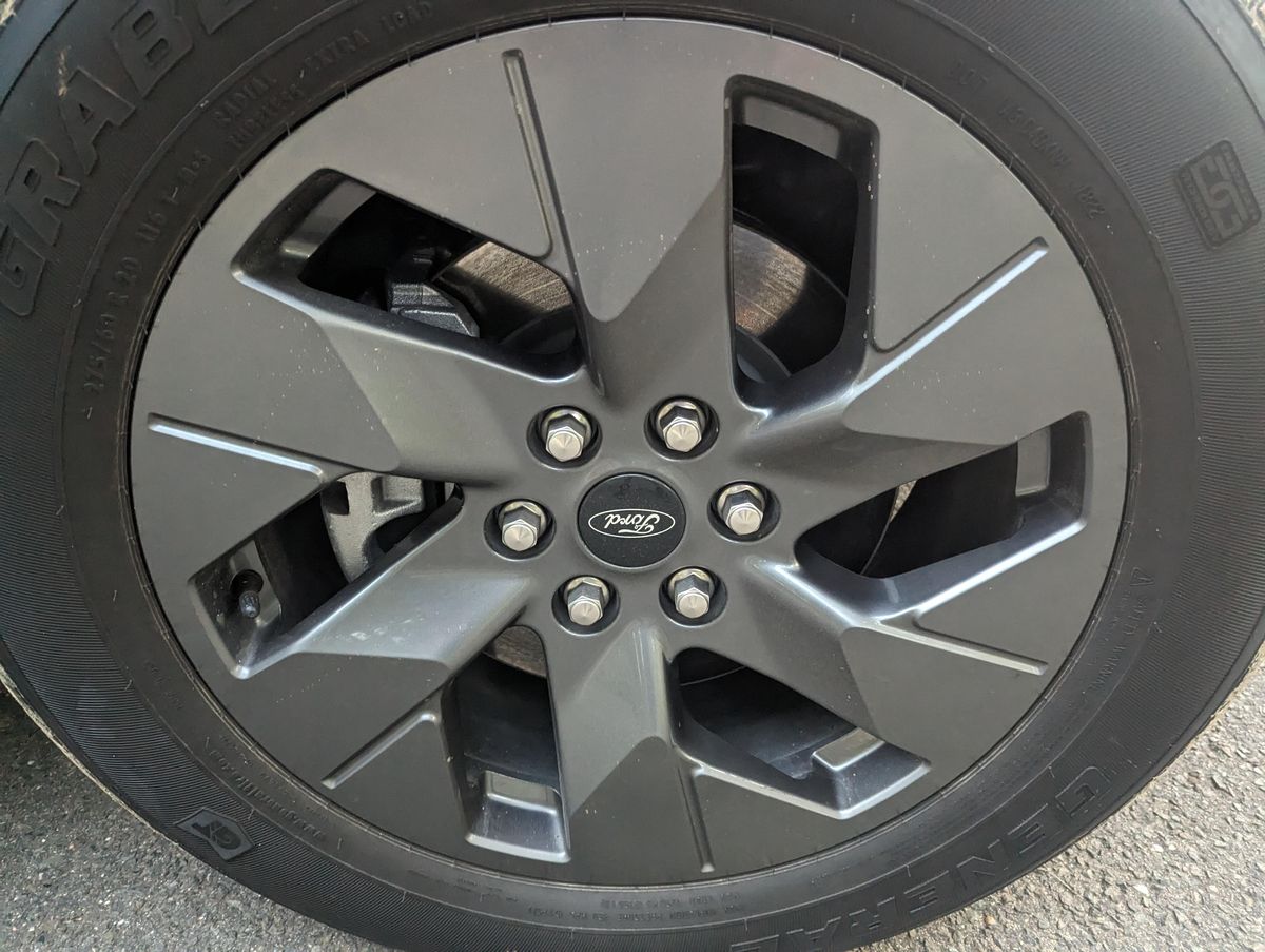 2022 Ford F-150 Lightning Lariat - Image 38