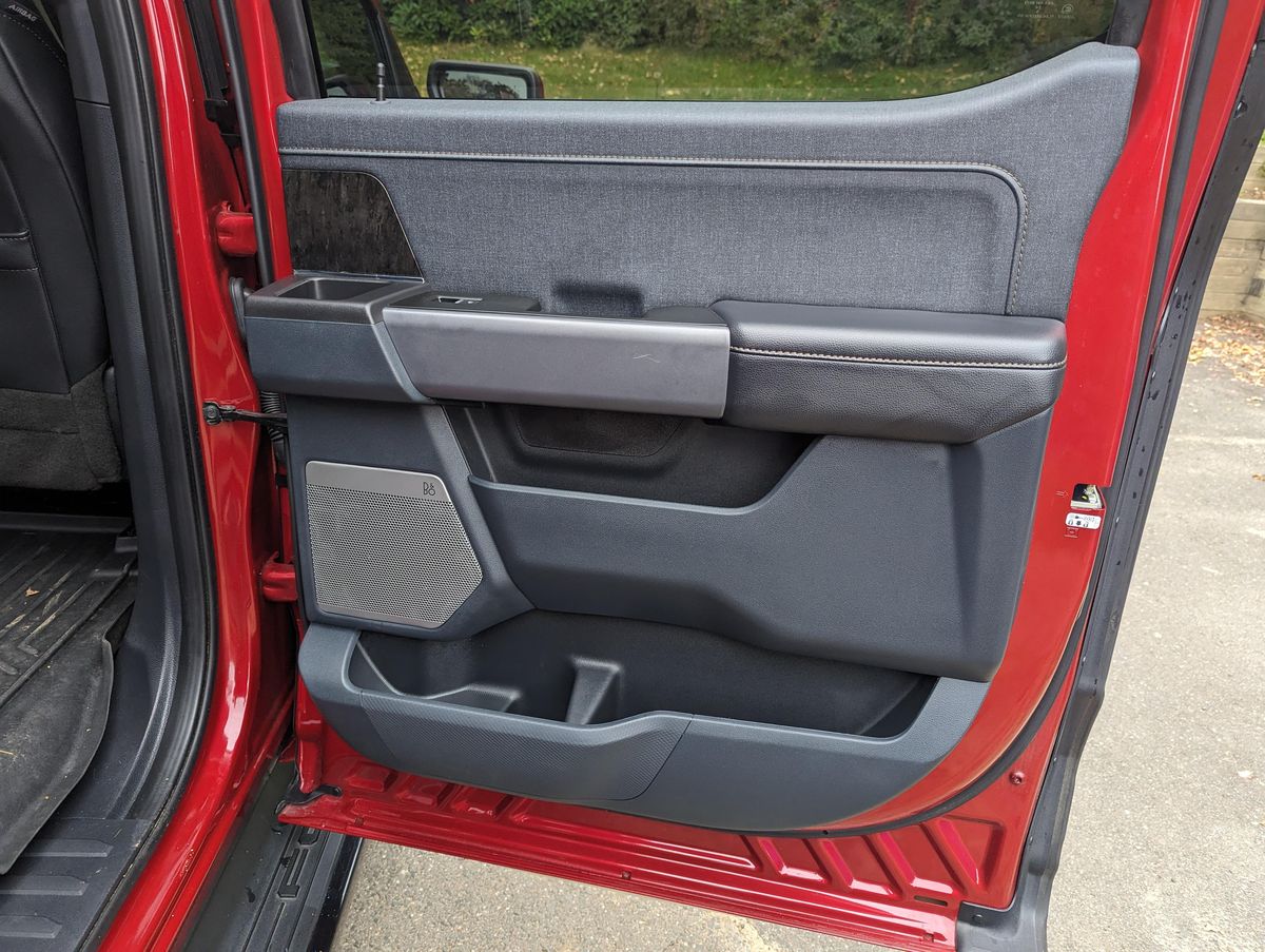 2022 Ford F-150 Lightning Lariat - Image 76