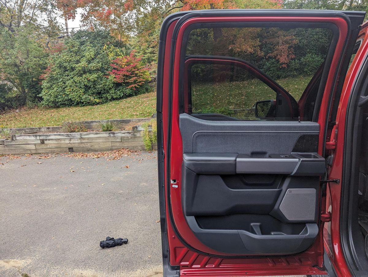 2022 Ford F-150 Lightning Lariat - Image 71