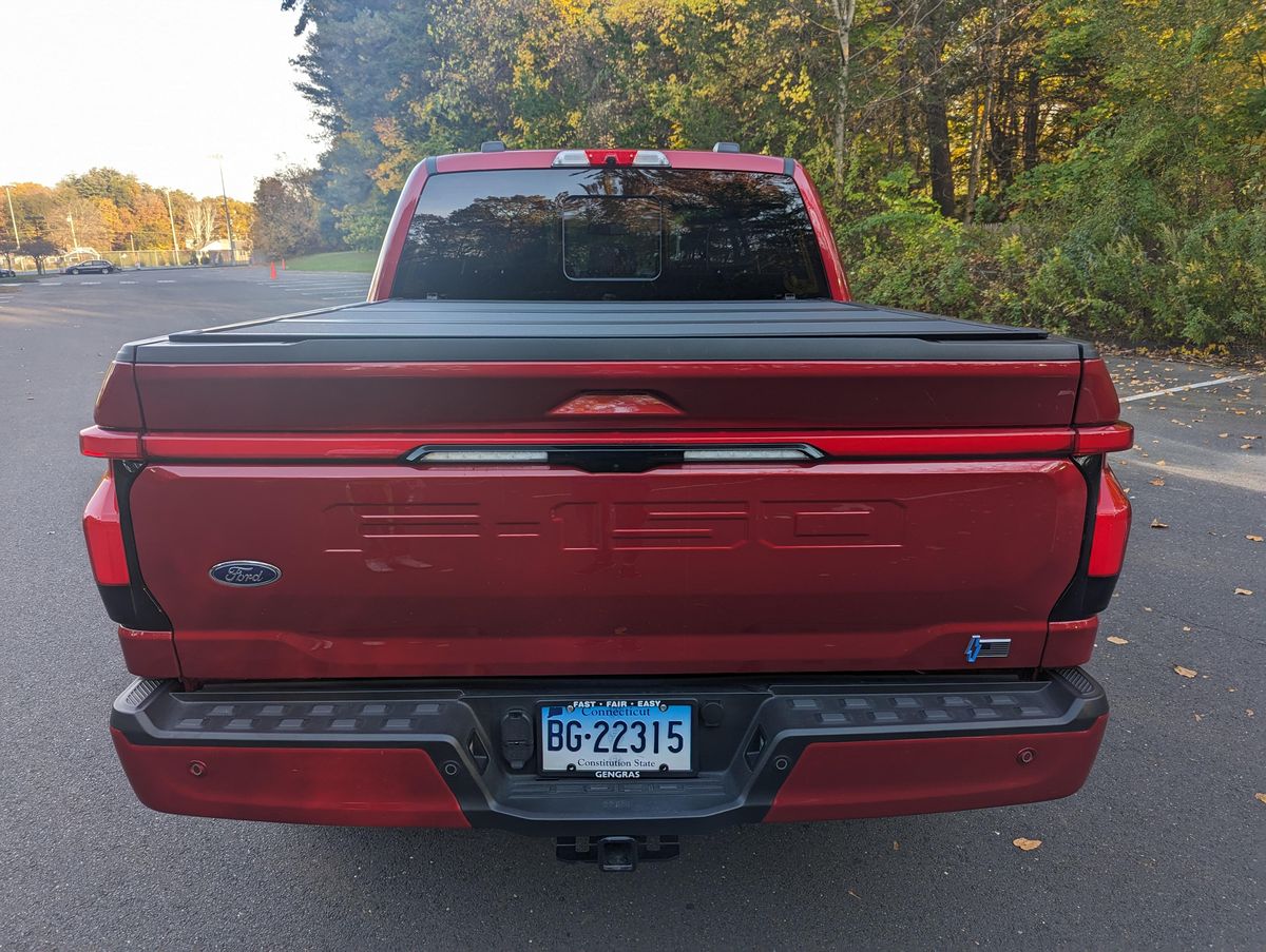 2022 Ford F-150 Lightning Lariat - Image 15