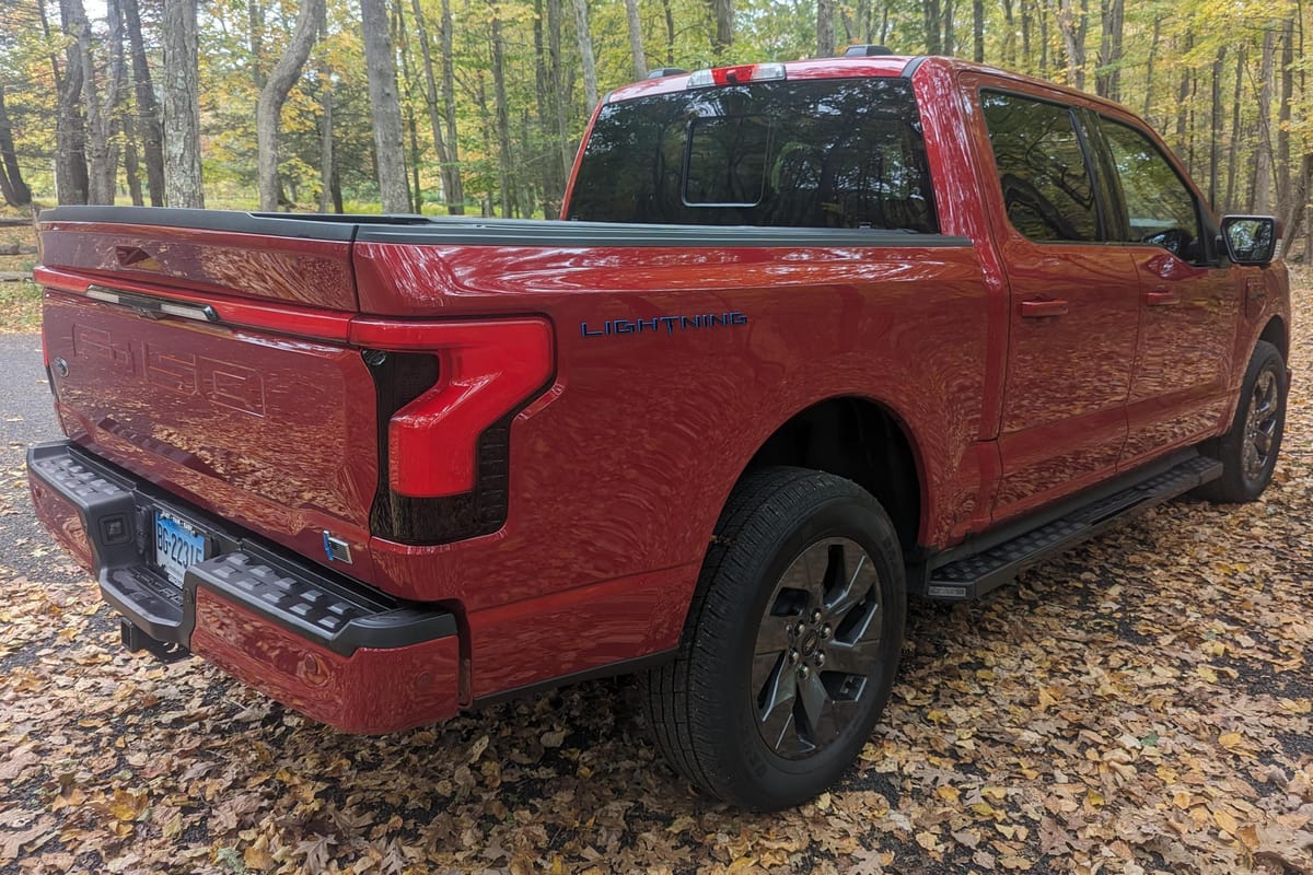 2022 Ford F-150 Lightning Lariat - Image 14