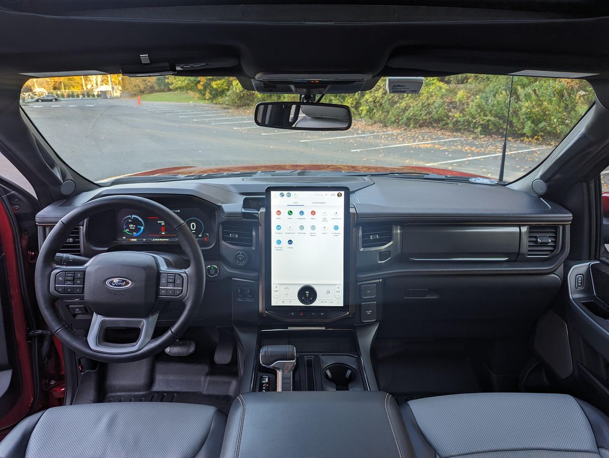 2022 Ford F-150 Lightning Lariat - Image 52