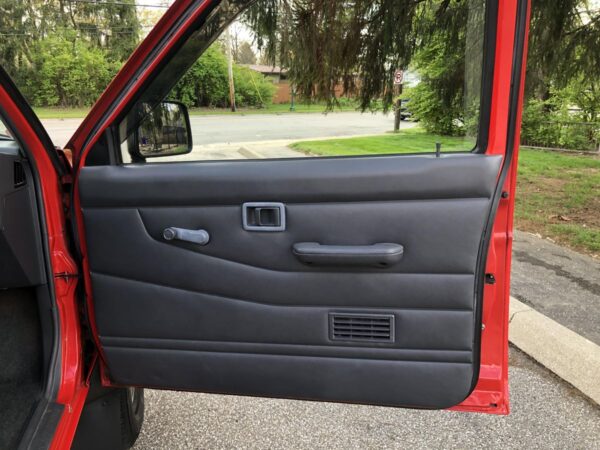 1993 Nissan Pickup 4x4 - Image 69