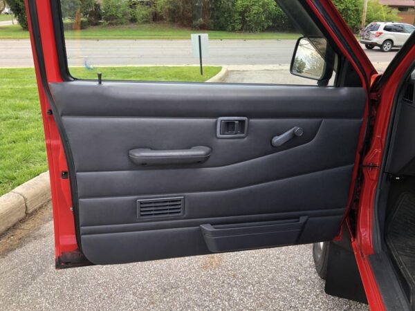 1993 Nissan Pickup 4x4 - Image 70
