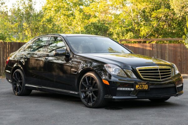 2010 Mercedes-Benz E63 AMG Sedan - Image 3