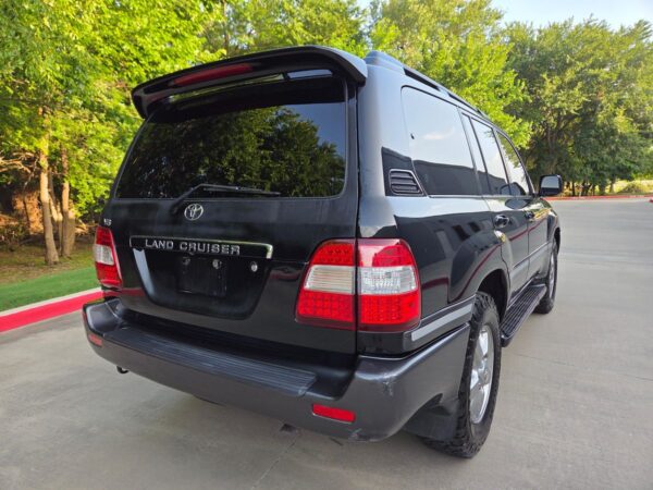 2006 Toyota Land Cruiser  Watch V8 Power, Full-Time 4WD, Locking Center Differential, Unmodified - Image 9