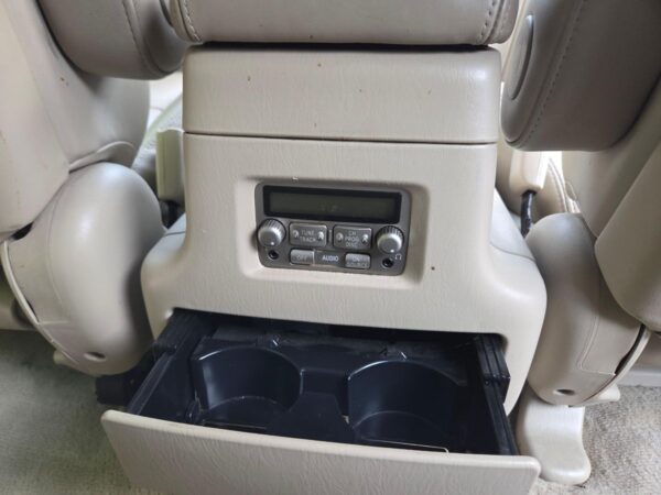 2006 Toyota Land Cruiser  Watch V8 Power, Full-Time 4WD, Locking Center Differential, Unmodified - Image 49