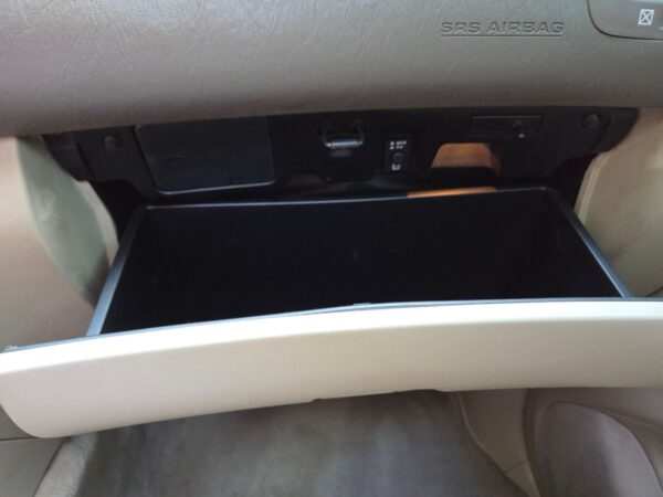 2006 Toyota Land Cruiser  Watch V8 Power, Full-Time 4WD, Locking Center Differential, Unmodified - Image 42