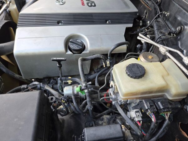 2006 Toyota Land Cruiser  Watch V8 Power, Full-Time 4WD, Locking Center Differential, Unmodified - Image 64