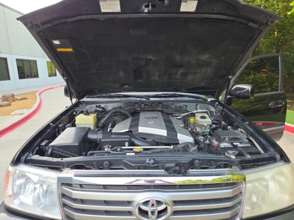 2006 Toyota Land Cruiser  Watch V8 Power, Full-Time 4WD, Locking Center Differential, Unmodified - Image 70