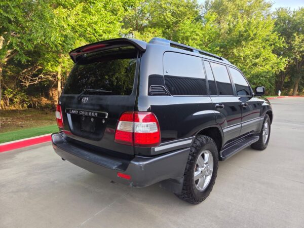 2006 Toyota Land Cruiser  Watch V8 Power, Full-Time 4WD, Locking Center Differential, Unmodified - Image 8