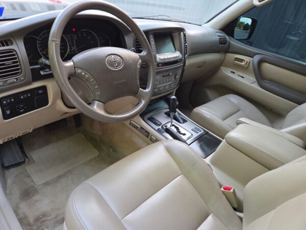 2006 Toyota Land Cruiser  Watch V8 Power, Full-Time 4WD, Locking Center Differential, Unmodified - Image 34