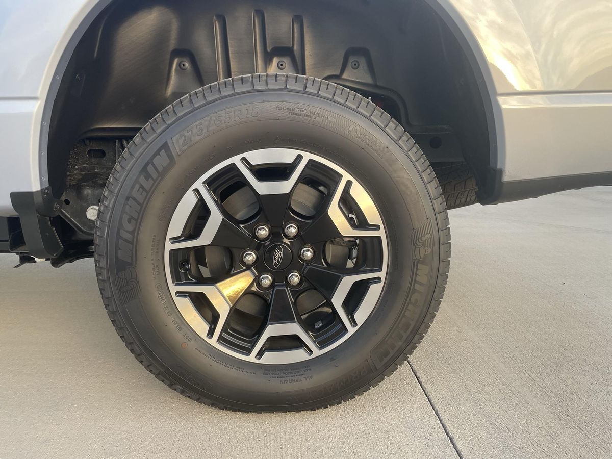 2022 Ford F-150 Lightning Pro - Image 26