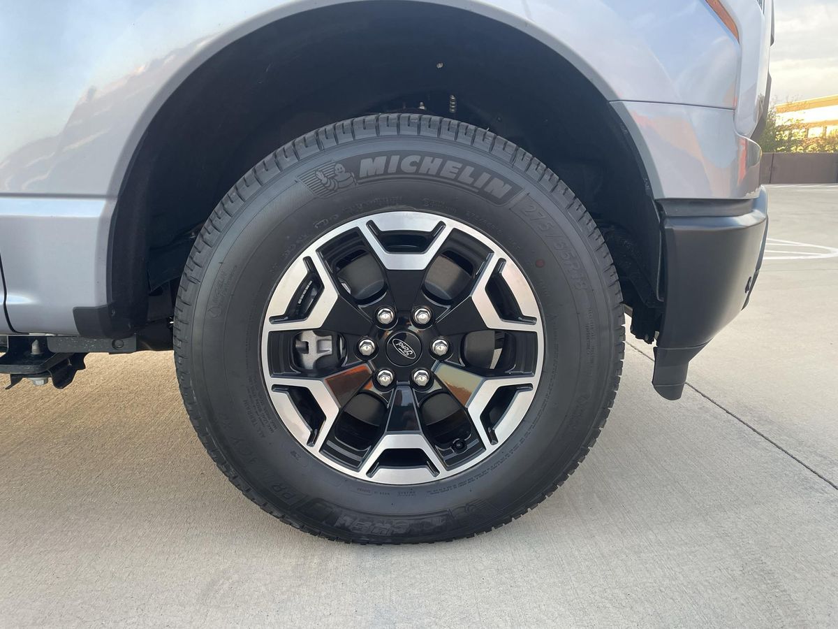 2022 Ford F-150 Lightning Pro - Image 24