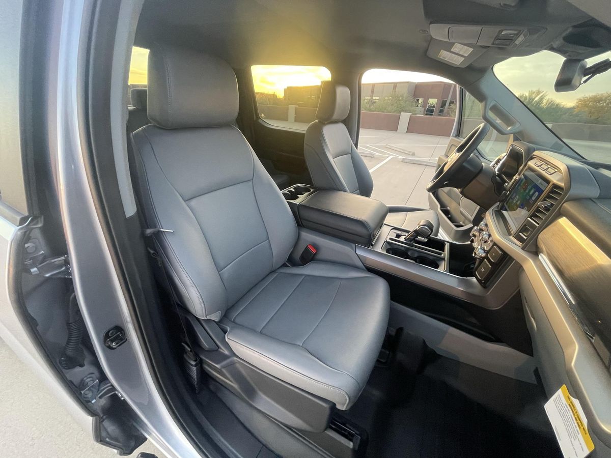 2022 Ford F-150 Lightning Pro - Image 33