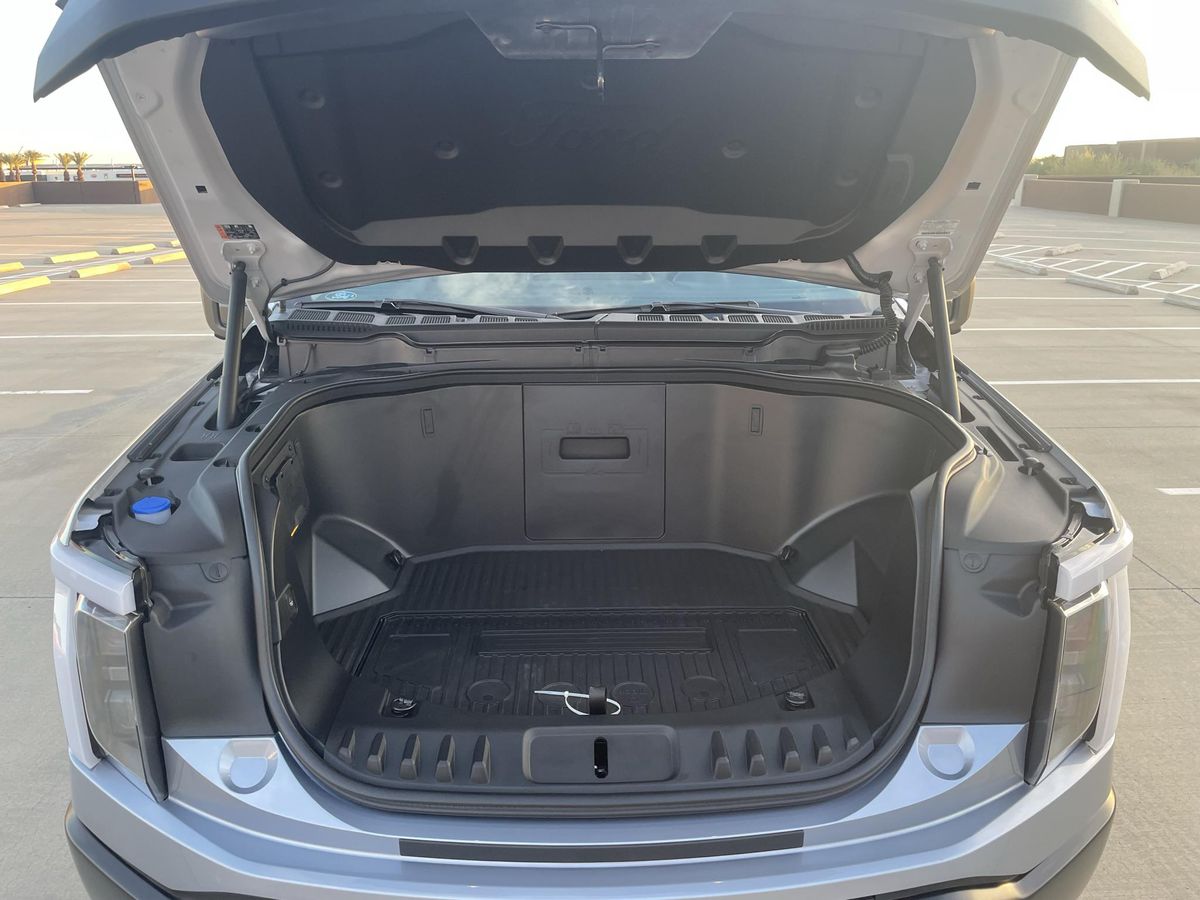 2022 Ford F-150 Lightning Pro - Image 47