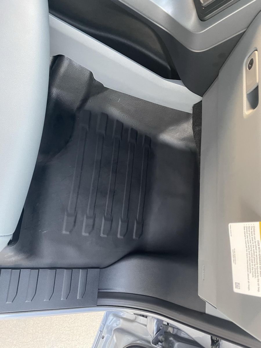 2022 Ford F-150 Lightning Pro - Image 39