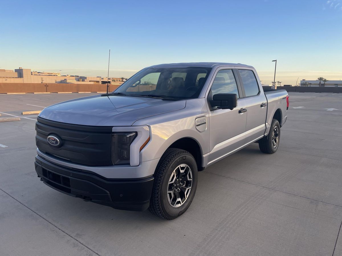 2022 Ford F-150 Lightning Pro - Image 9