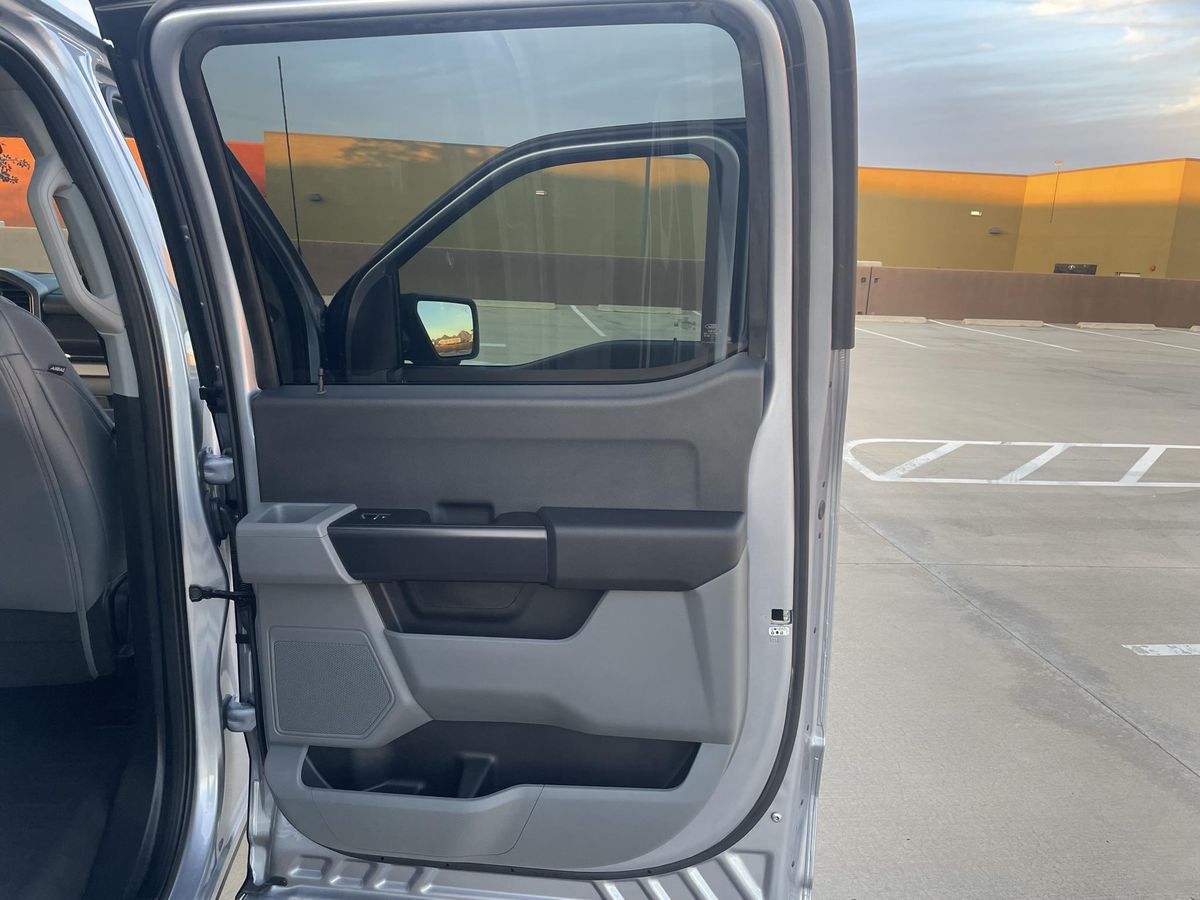 2022 Ford F-150 Lightning Pro - Image 48