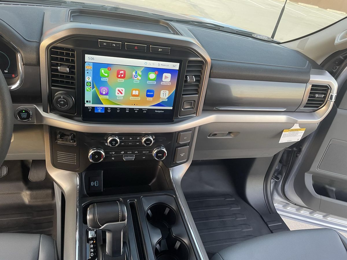 2022 Ford F-150 Lightning Pro - Image 38