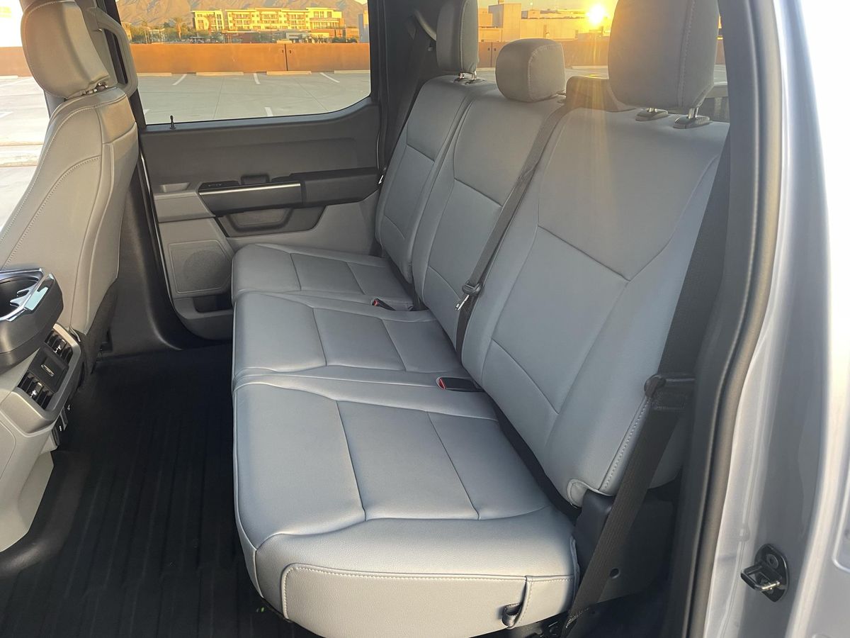 2022 Ford F-150 Lightning Pro - Image 32