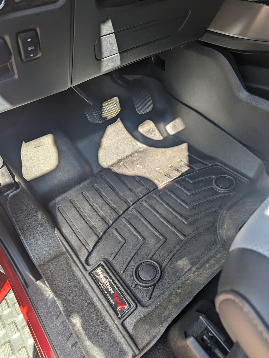 2022 Ford F-150 Lightning Lariat - Image 63