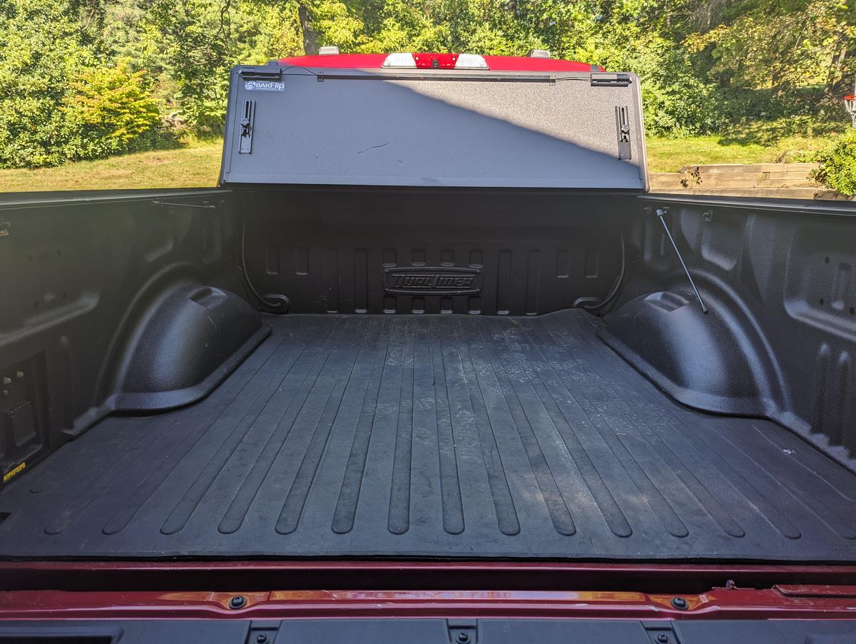 2022 Ford F-150 Lightning Lariat - Image 30