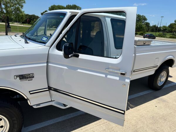 1997 Ford F-250 XLT 4x4 - Image 4
