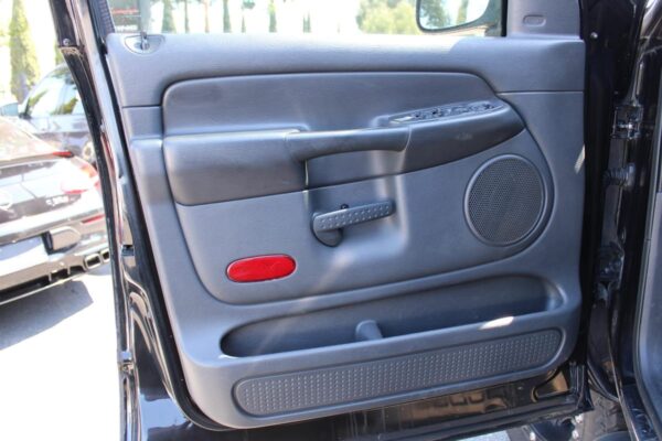 2005 Dodge Ram 2500 SLT 4x4  Watch 5.9-Liter Cummins Turbodiesel, 4WD, Some Modifications - Image 218