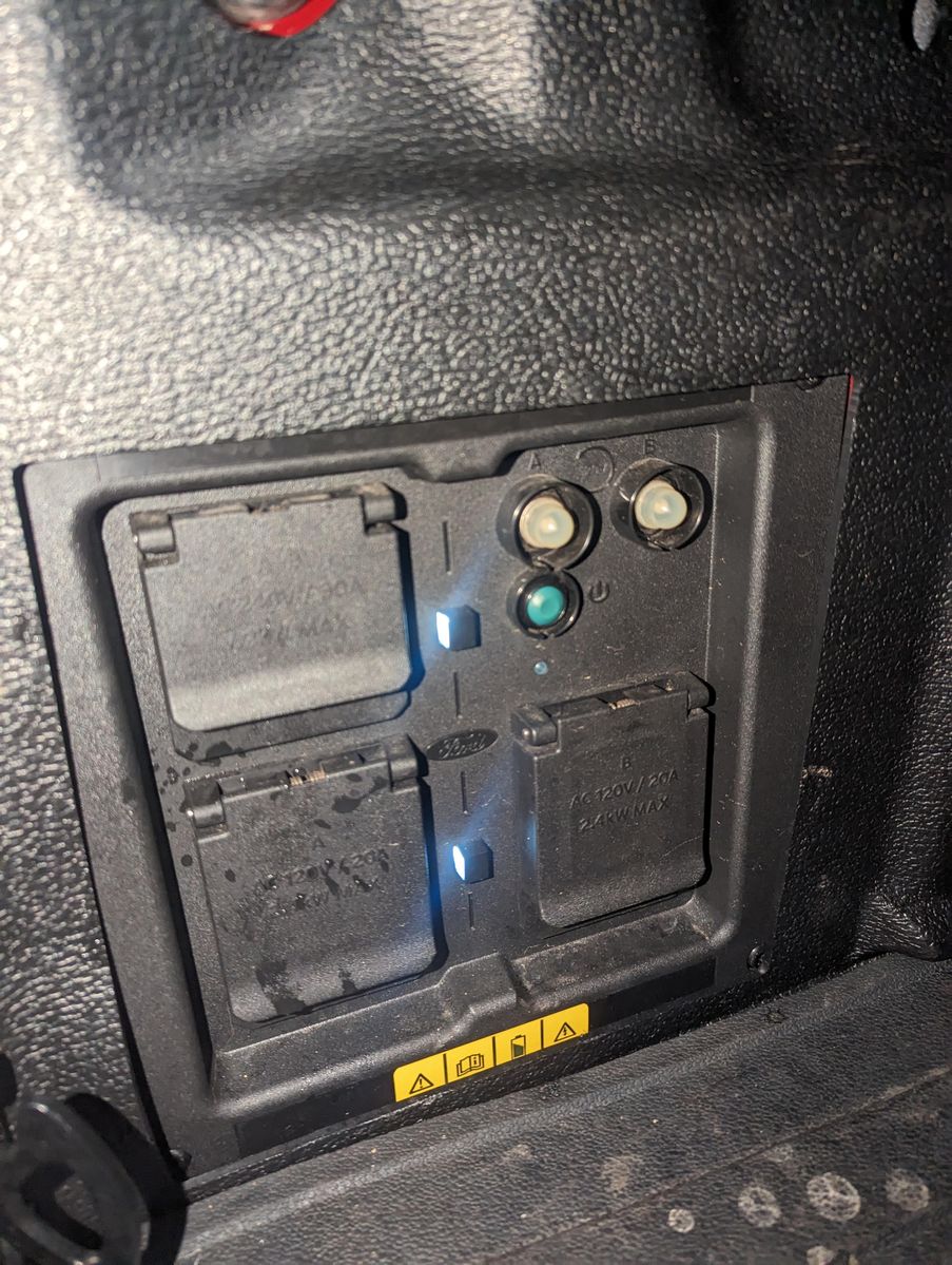 2022 Ford F-150 Lightning Lariat - Image 80