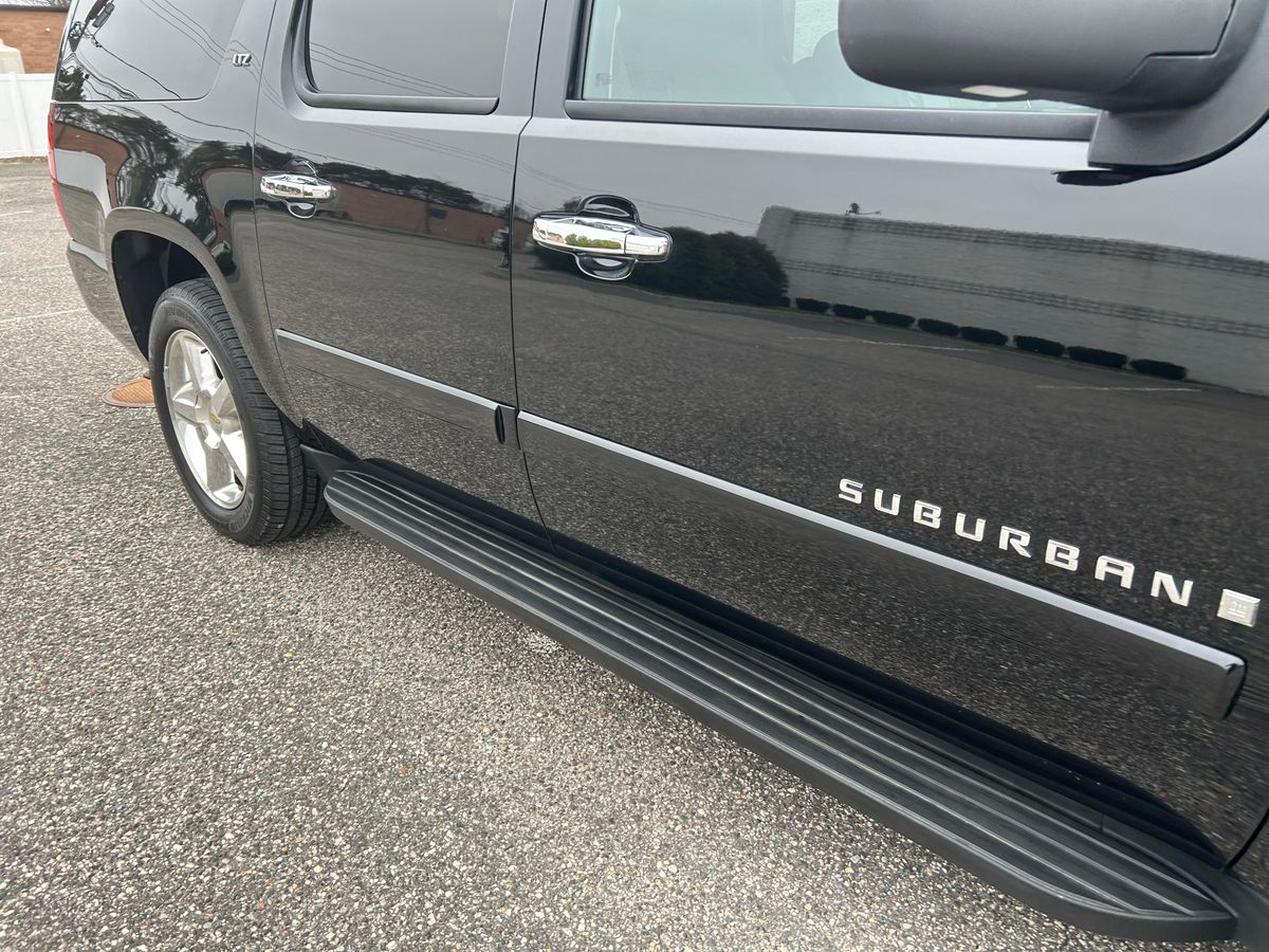 2007 Chevrolet Suburban LTZ 4x4 - Image 48