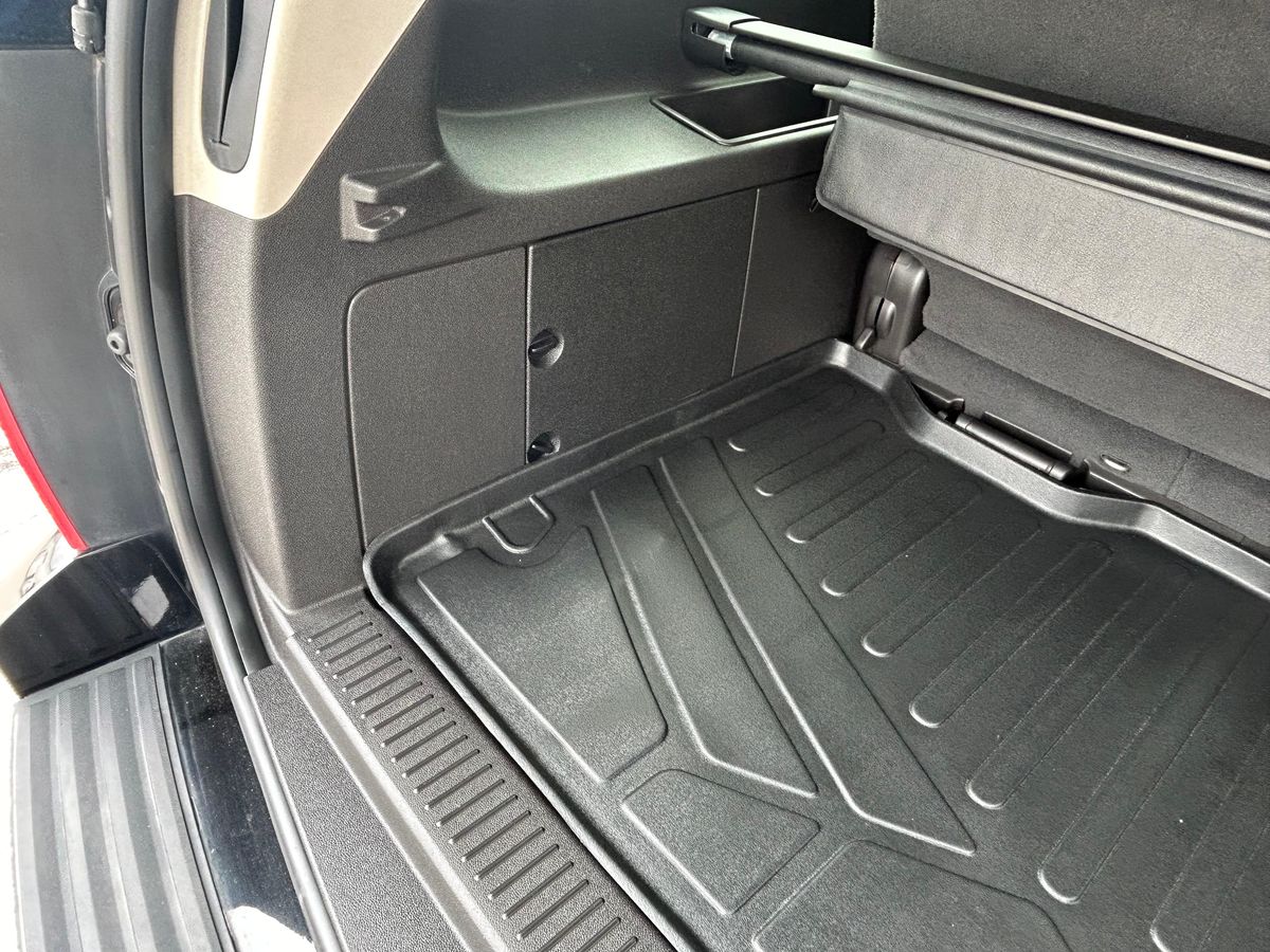 2007 Chevrolet Suburban LTZ 4x4 - Image 146